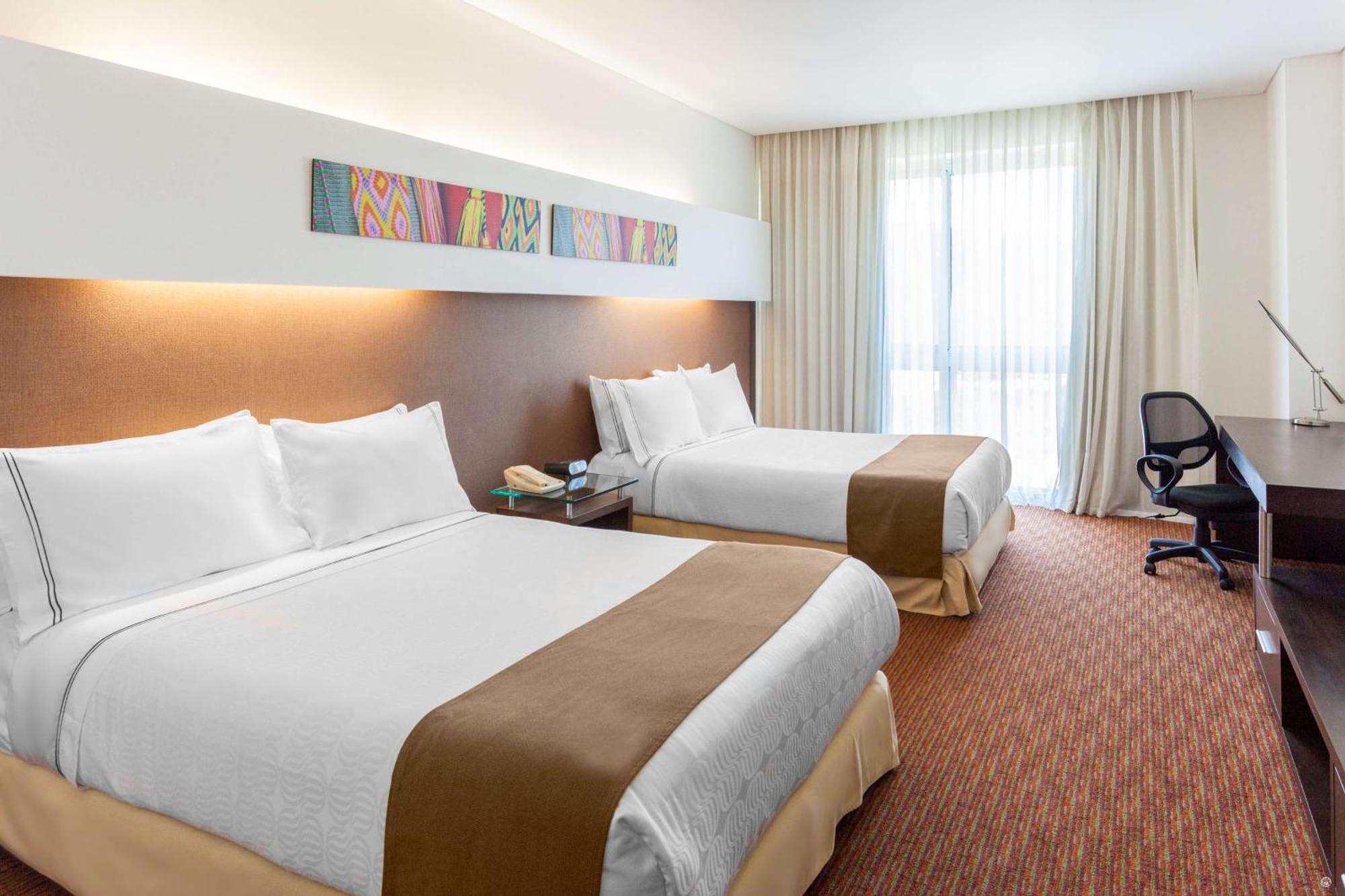 Twin Room (2 Adults + 2 Children)